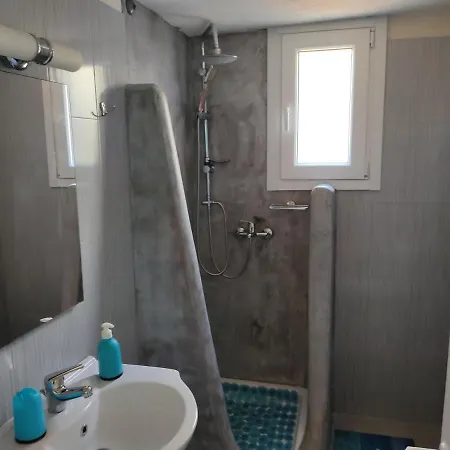 Lena Kır Evi