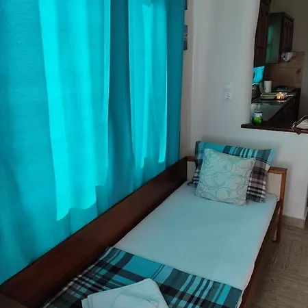 Lena Kır Evi