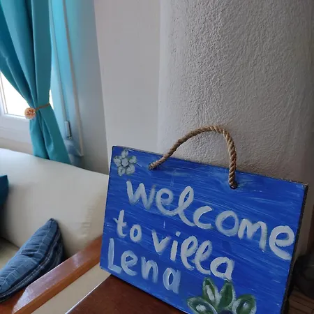 Lena Kır Evi