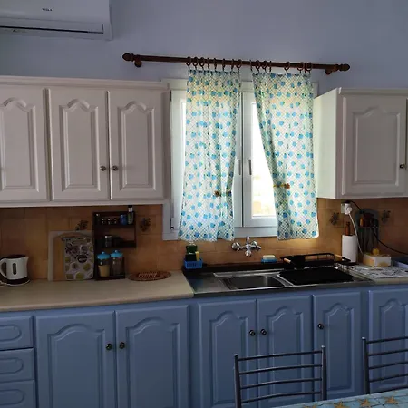 Lena Kır Evi Kastrákion
